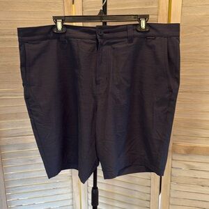 Travis Mathew Shorts size 38 EUC
